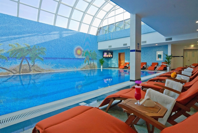 Imagen de la piscina del Hotel Top Ayla. Foto 16