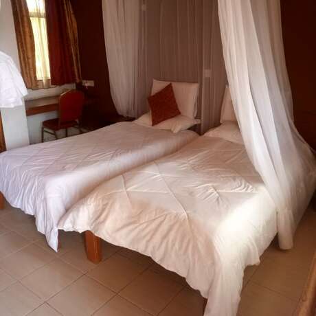 Imagen de la habitación del Hotel Top Cliff. Foto 18