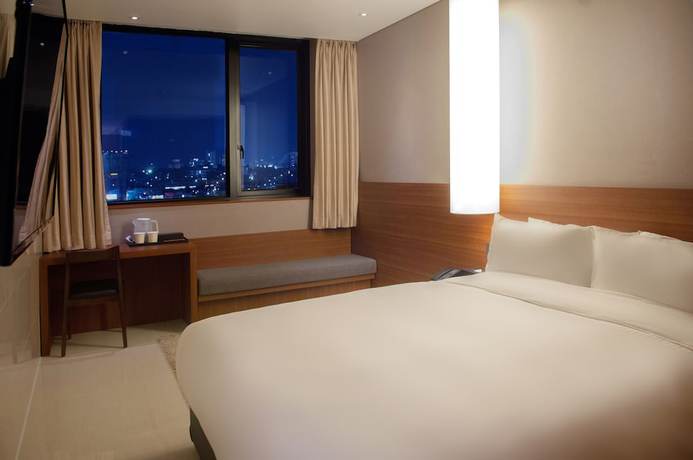 Imagen de la habitación del Hotel Top Cloud Cheonan. Foto 7