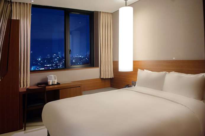 Imagen de la habitación del Hotel Top Cloud Cheonan. Foto 16