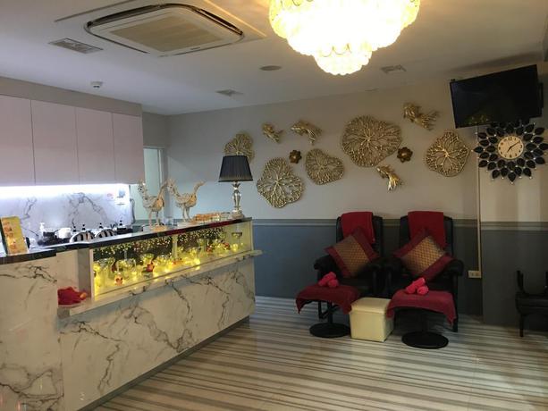 Imagen de los interiores del Hotel Top High Airport Link. Foto 19