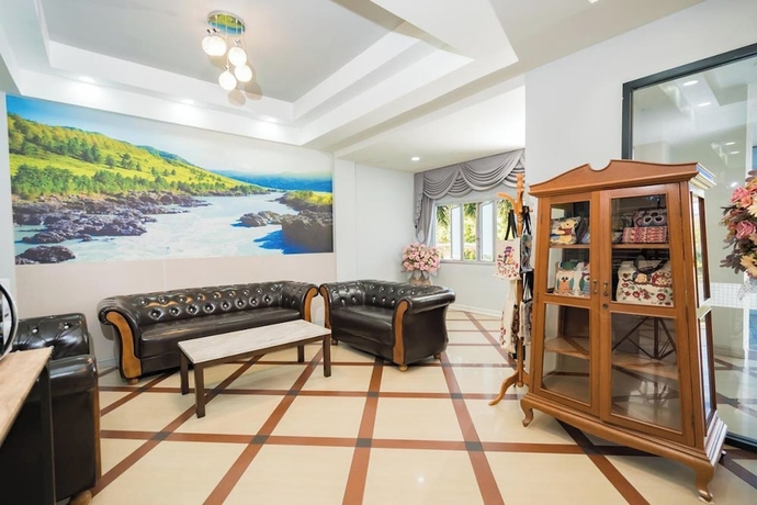Imagen de los interiores del Hotel Top Inn. Foto 16