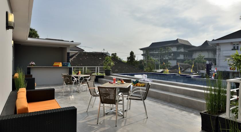 Imagen de los exteriores del Hotel Top Malioboro. Foto 2