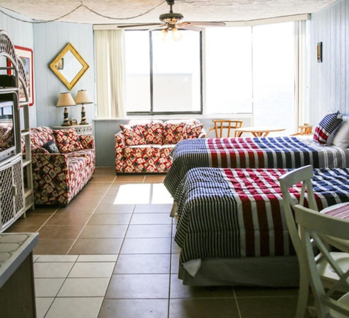 Imagen de la habitación del Hotel Top Of The Gulf By Emerald View Resorts. Foto 9
