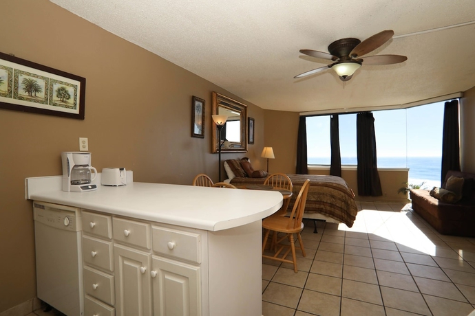 Imagen de la habitación del Hotel Top Of The Gulf By Emerald View Resorts. Foto 11