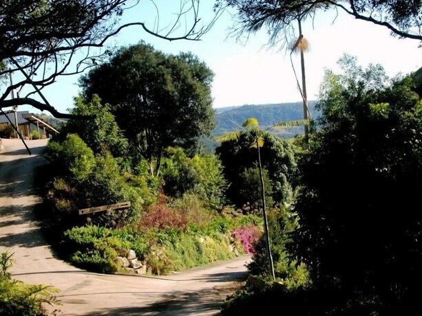 Imagen de los exteriores del Hotel Top Of The Hill. Foto 31