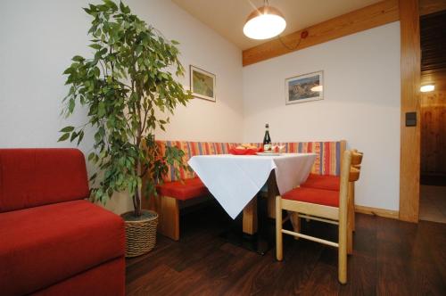 Imagen de la habitación del Hotel Top Residence Kurz Senales. Foto 9