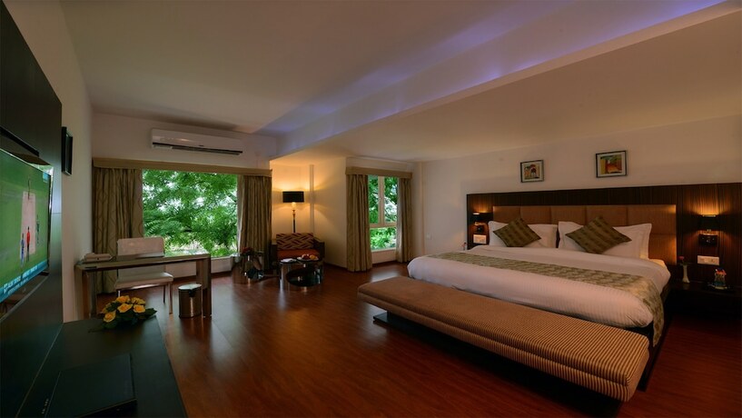 Imagen de la habitación del Hotel Top3 Lords Resort Bhavnagar. Foto 17