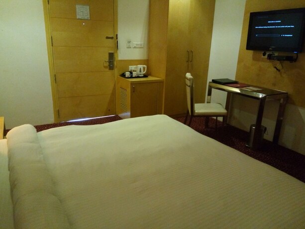 Imagen general del Hotel Top3 Lords Resort Bhavnagar. Foto 8