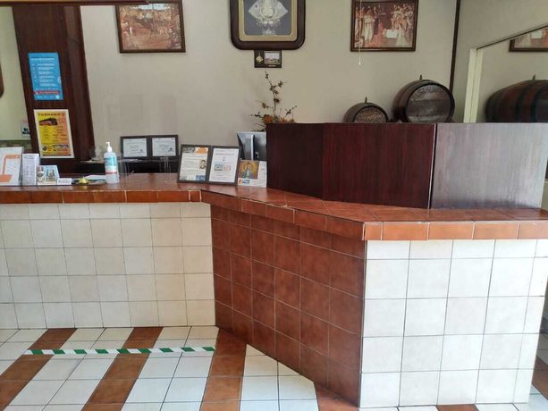 Imagen de los interiores del Hotel Topacio. Foto 12