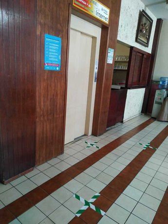 Imagen de los interiores del Hotel Topacio. Foto 13