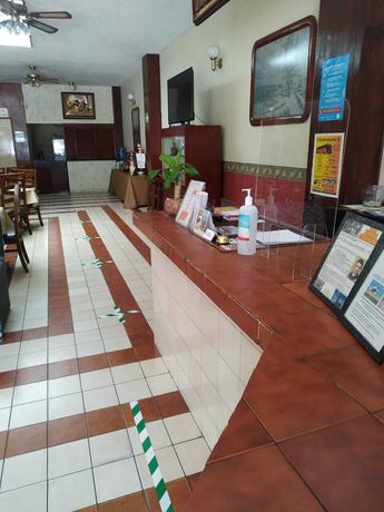 Imagen de los interiores del Hotel Topacio. Foto 17