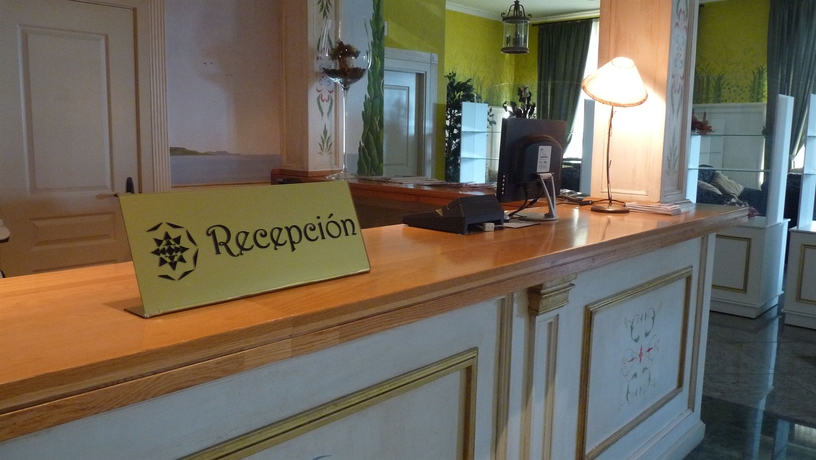 Imagen de los interiores del Hotel Topacio. Foto 12