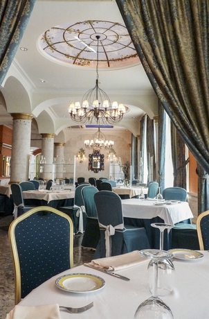 Imagen del bar/restaurante del Hotel Topacio. Foto 3