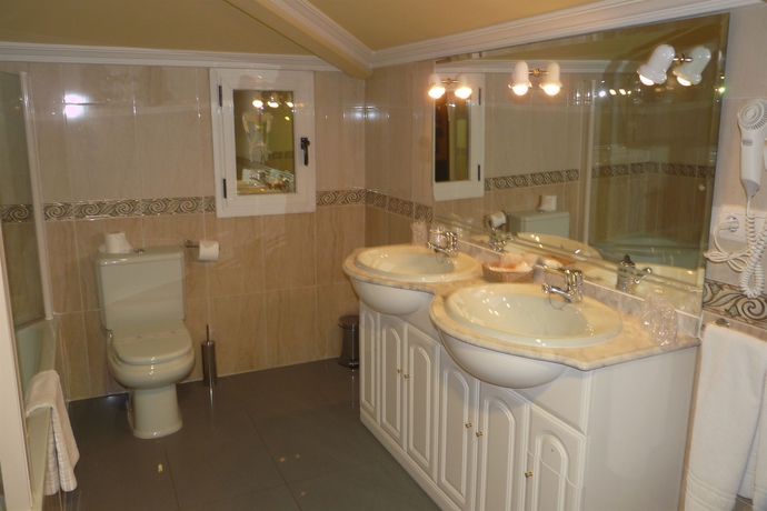 Imagen de la habitación del Hotel Topacio. Foto 6