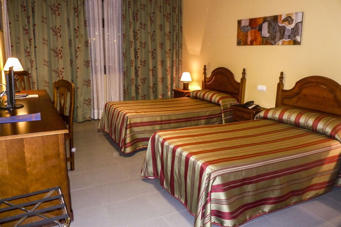 Imagen de la habitación del Hotel Topacio. Foto 8