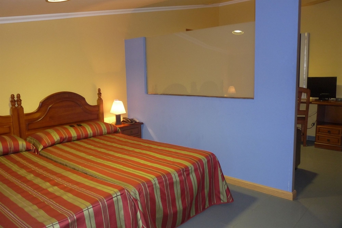 Imagen de la habitación del Hotel Topacio. Foto 10