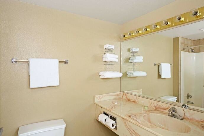 Imagen de la habitación del Hotel Topaz Lodge. Foto 14