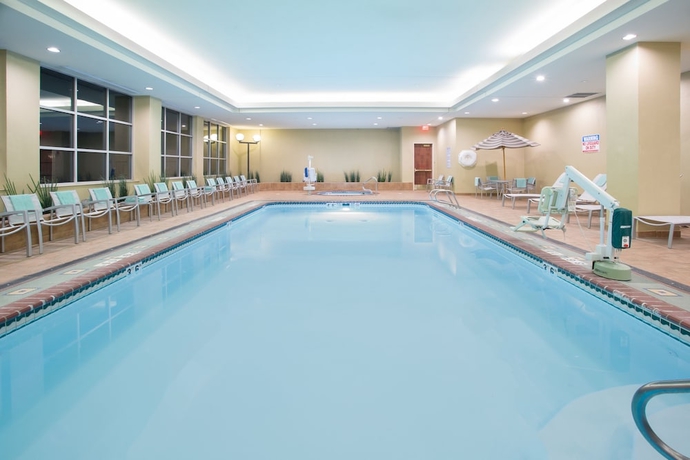 Imagen de la piscina del Hotel Topeka At City Center. Foto 19