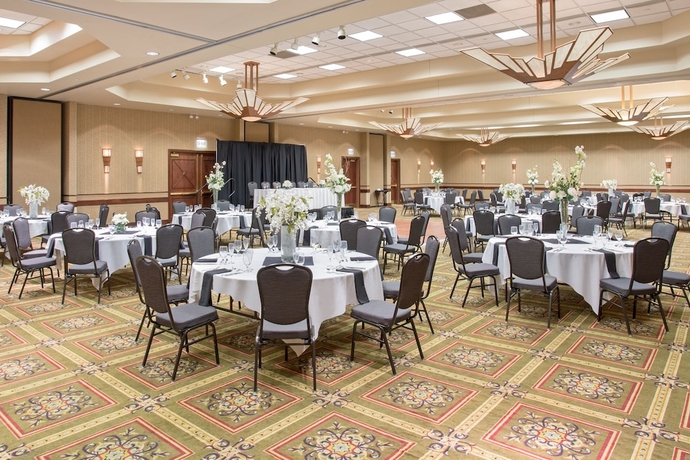 Imagen de los interiores del Hotel Topeka At City Center. Foto 14
