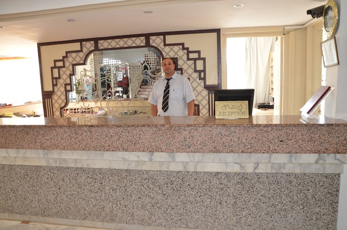 Imagen de los interiores del Hotel Topkapi Beach. Foto 14