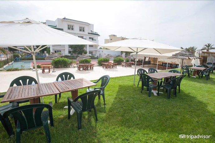 Imagen de la piscina del Hotel Topkapi Beach. Foto 19
