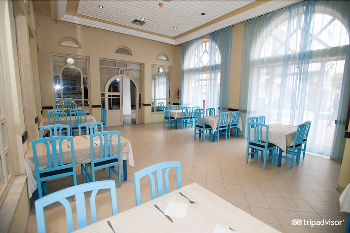 Imagen del bar/restaurante del Hotel Topkapi Beach. Foto 5