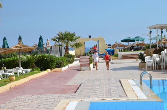 Imagen de los exteriores del Hotel Topkapi Beach. Foto 11