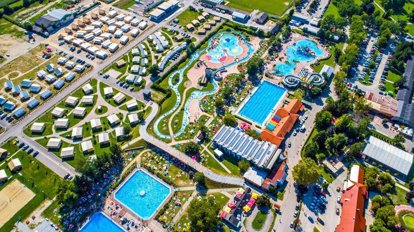 Imagen de la piscina del Hotel Toplice. Foto 18