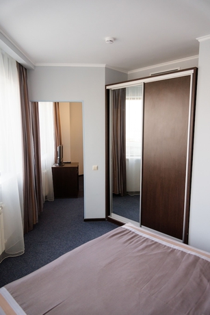 Imagen de la habitación del Hotel Topos Congress-hotel. Foto 6