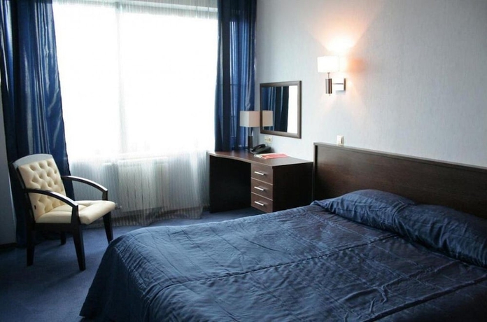 Imagen de la habitación del Hotel Topos Congress-hotel. Foto 10