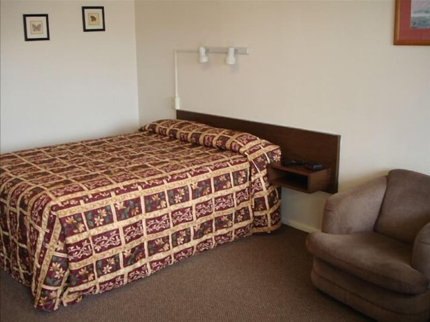 Imagen de la habitación del Hotel Tops Motel. Foto 19