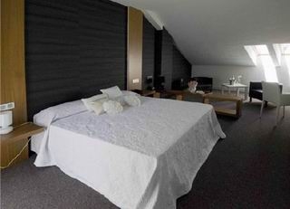 Imagen de la habitación del Hotel Toral. Foto 4