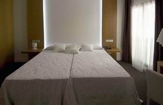 Imagen de la habitación del Hotel Toral. Foto 5