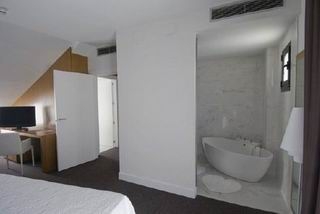 Imagen de la habitación del Hotel Toral. Foto 7