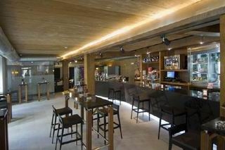 Imagen del bar/restaurante del Hotel Toral. Foto 2