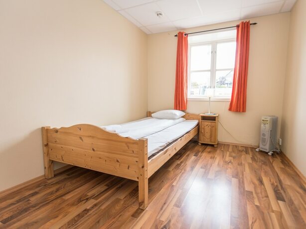 Imagen de la habitación del Hotel Toranes. Foto 17