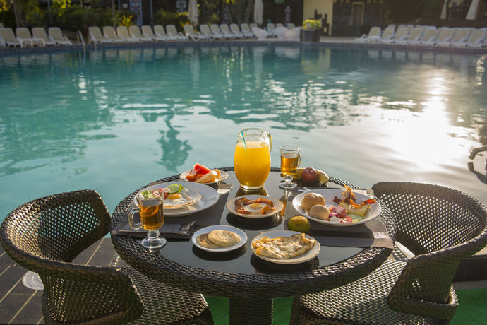 Imagen de la piscina del Hotel Torarica Resort. Foto 17