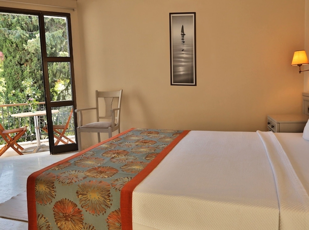 Imagen de la habitación del Hotel Torbahan. Foto 2