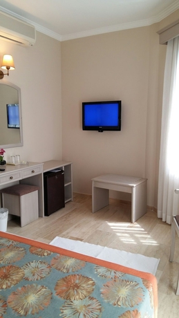 Imagen de la habitación del Hotel Torbahan. Foto 11