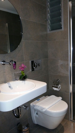 Imagen de la habitación del Hotel Torbahan. Foto 14