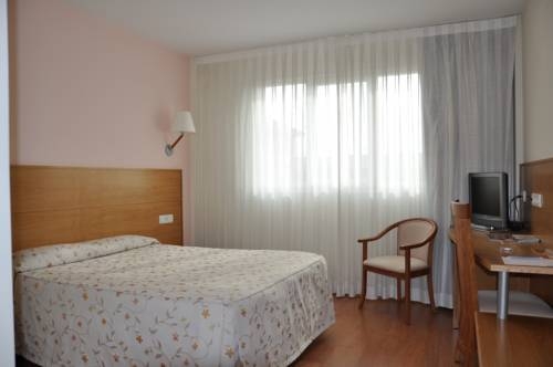 Imagen de la habitación del Hotel Torcal. Foto 6