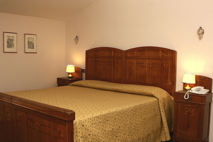 Imagen de la habitación del Hotel Torcolo. Foto 15