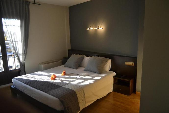 Imagen de la habitación del Hotel Tordesillas. Foto 9