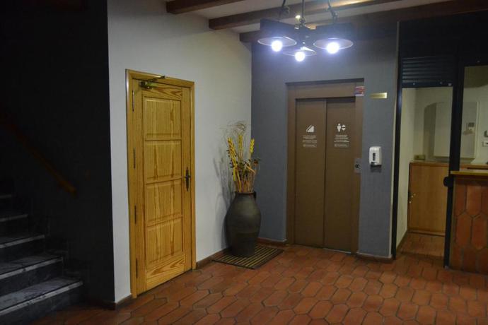 Imagen de los interiores del Hotel Tordesillas. Foto 18