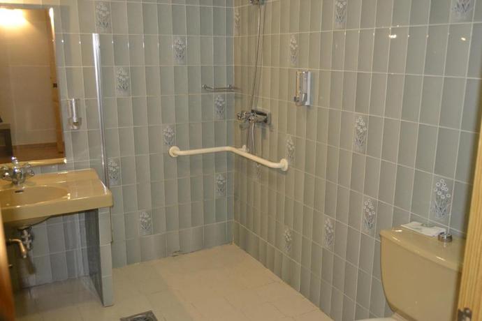 Imagen de la habitación del Hotel Tordesillas. Foto 11