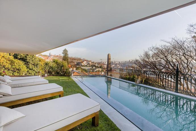 Imagen de la piscina del Hotel Torel Avantgarde. Foto 8