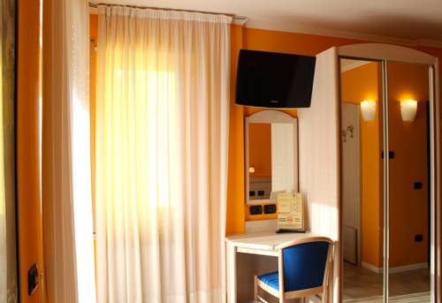 Imagen de la habitación del Hotel Toresela. Foto 16