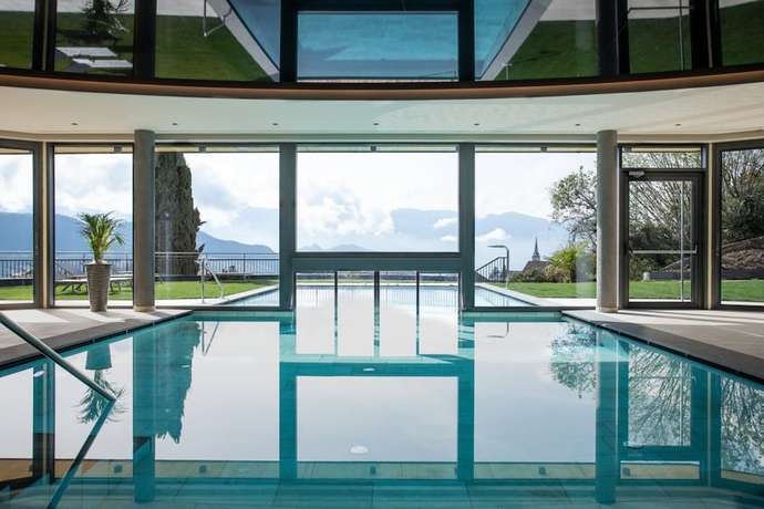 Imagen de la piscina del Hotel Torgglhof Kaltern. Foto 18