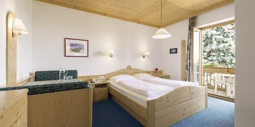 Imagen de la habitación del Hotel Torgglhof Kaltern. Foto 7